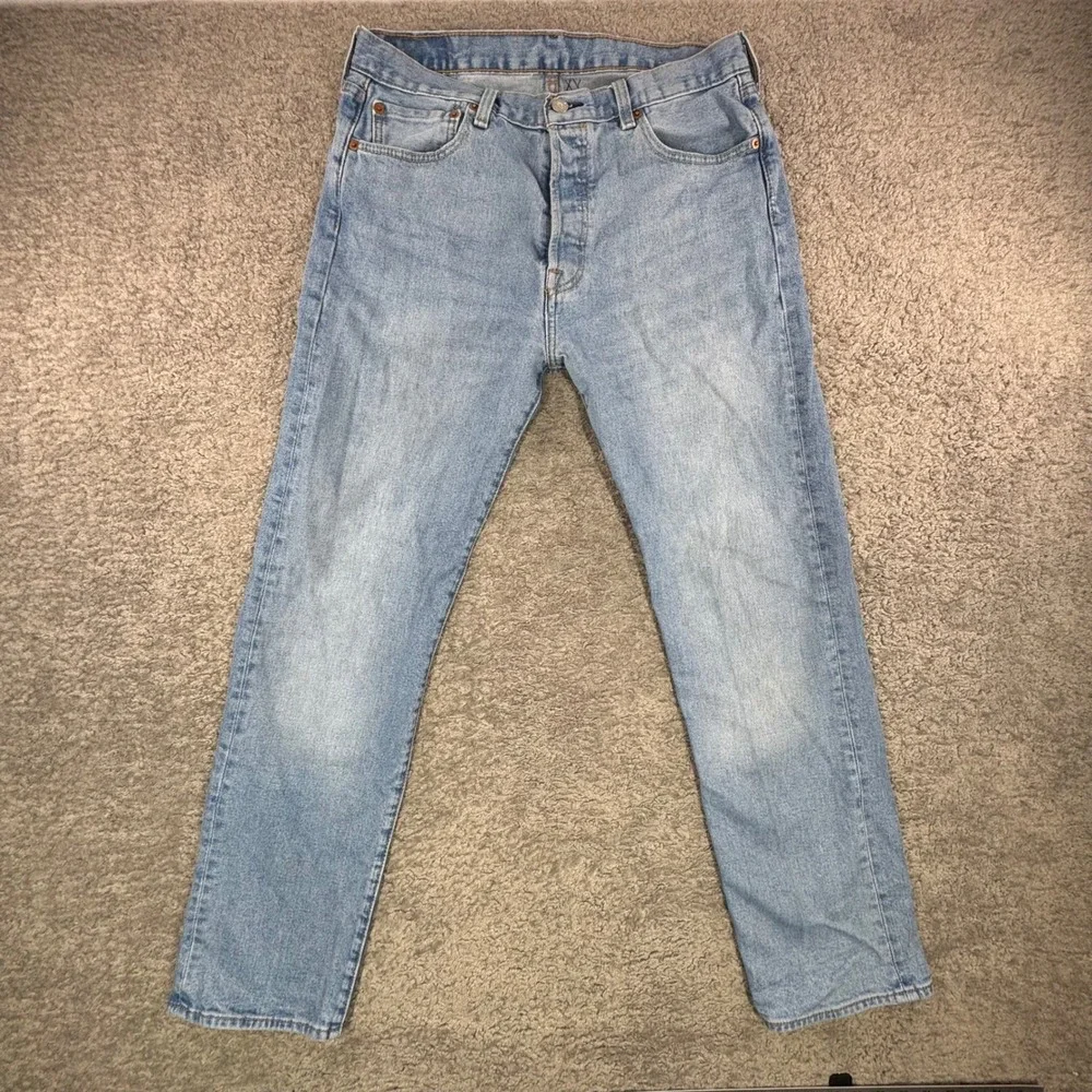 Levis 501 Original Fit Mens Light‎ Wash Straight Button Fly Jeans 32x32 (actual)